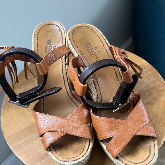 Valentino Garavani Leather Fringe Espadrille Wedge, Light Cuir Size 8 COA - Picture 4 of 13